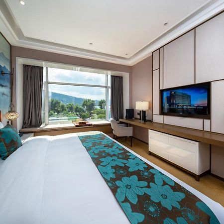 Weiselect Wanghu Hotel Куньмин Экстерьер фото