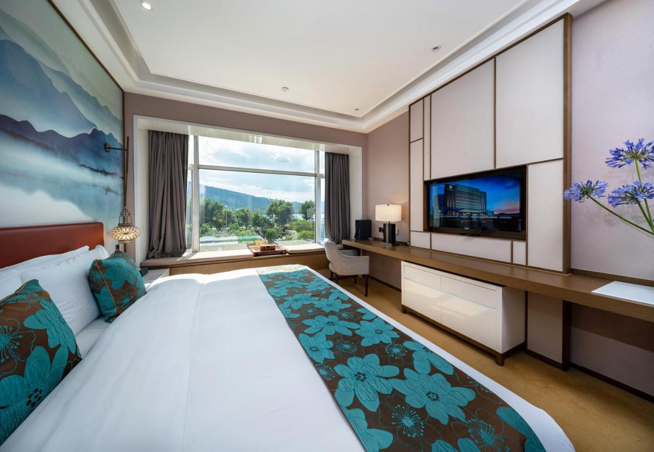 Weiselect Wanghu Hotel Куньмин Экстерьер фото