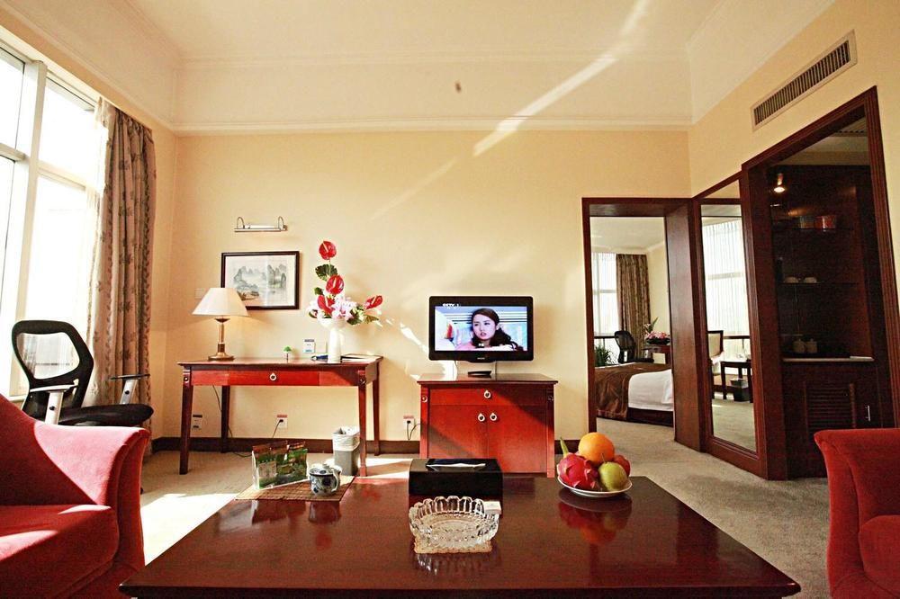 Weiselect Wanghu Hotel Куньмин Экстерьер фото
