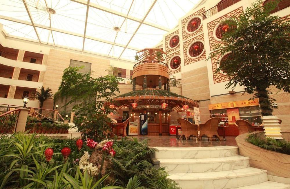 Weiselect Wanghu Hotel Куньмин Экстерьер фото